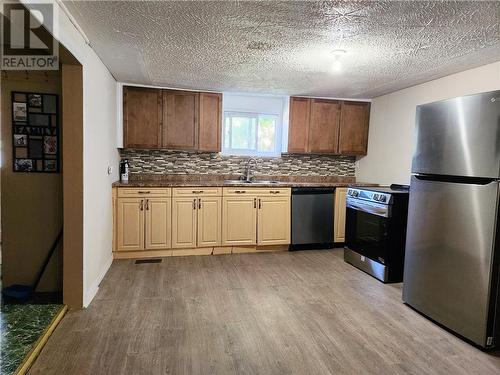 Eat in Kitchen - 63 Pine Street, Cornwall, ON - Indoor Photo Showing Kitchen With Double Sink