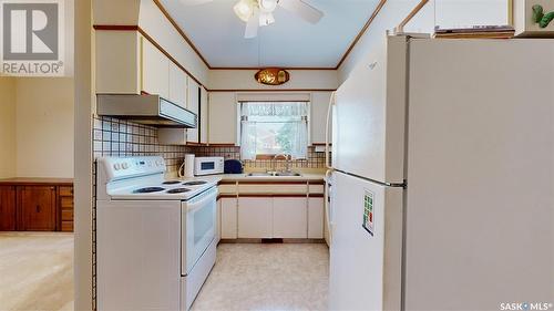 56 Atchison Crescent, Regina, SK - Indoor Photo Showing Kitchen