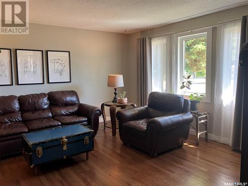 518 1St Street E, Lafleche, SK - Indoor Photo Showing Living Room