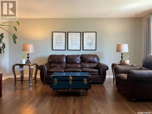 518 1St Street E, Lafleche, SK - Indoor Photo Showing Living Room