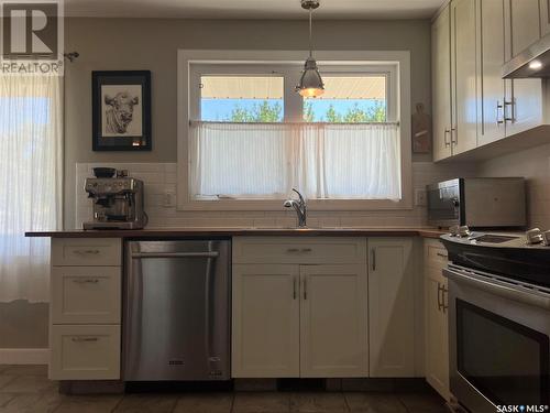 518 1St Street E, Lafleche, SK - Indoor Photo Showing Kitchen