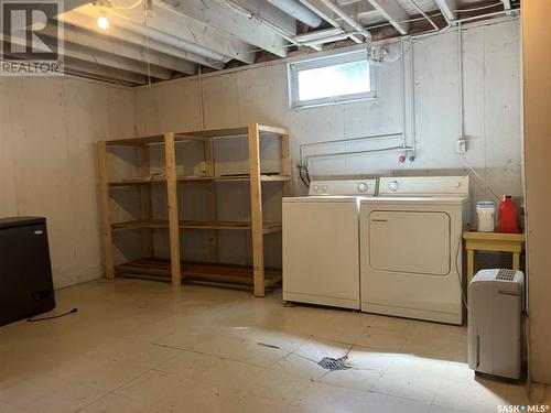 518 1St Street E, Lafleche, SK - Indoor Photo Showing Laundry Room