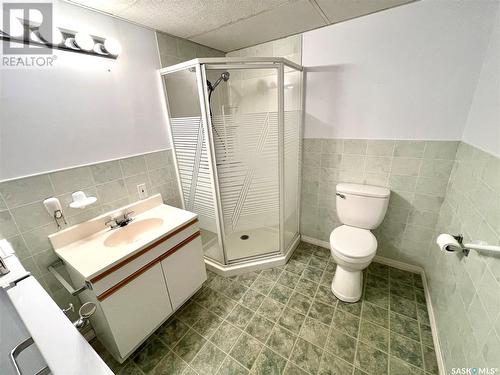 3 Lakeview Place, Jackfish Lake, SK - Indoor Photo Showing Bathroom