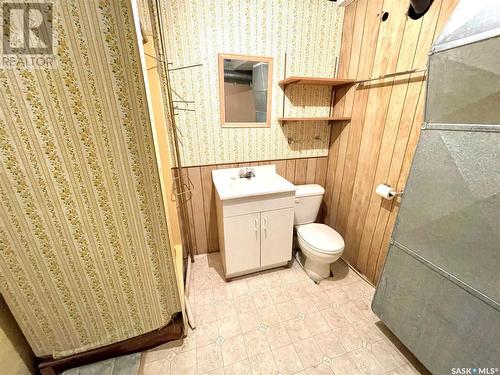 3 Lakeview Place, Jackfish Lake, SK - Indoor Photo Showing Bathroom