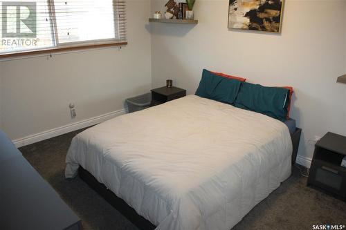 522 Upland Drive, Regina, SK - Indoor Photo Showing Bedroom