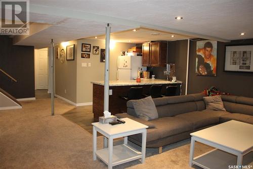 522 Upland Drive, Regina, SK - Indoor Photo Showing Living Room