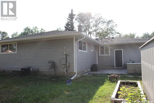 522 Upland Drive, Regina, SK - Outdoor With Exterior