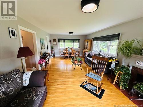 10240 105 Route, Beechwood, NB - Indoor Photo Showing Living Room