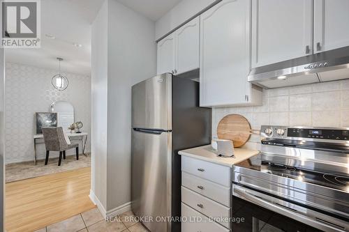 Ph40 - 18 Mondeo Drive, Toronto (Dorset Park), ON - Indoor Photo Showing Kitchen With Stainless Steel Kitchen