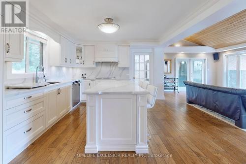 550 Mount Albert Road, East Gwillimbury, ON - Indoor Photo Showing Kitchen