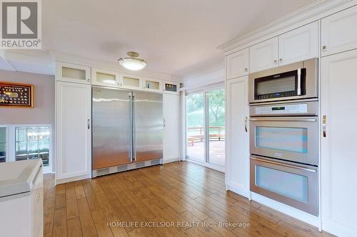 550 Mount Albert Road, East Gwillimbury, ON - Indoor Photo Showing Kitchen