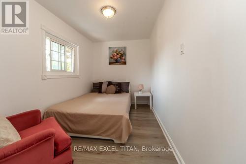 278 Pasadena Drive, Georgina, ON - Indoor Photo Showing Bedroom