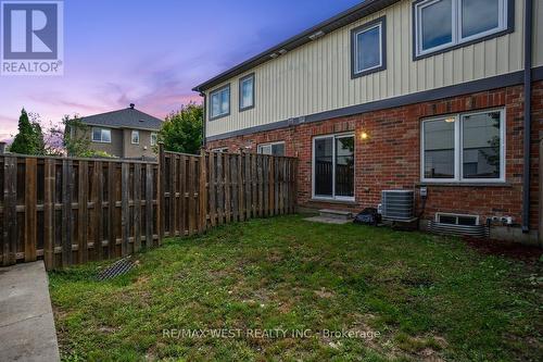 10 - 90 Sovereign'S Gate, Barrie (Innis-Shore), ON - Outdoor With Exterior