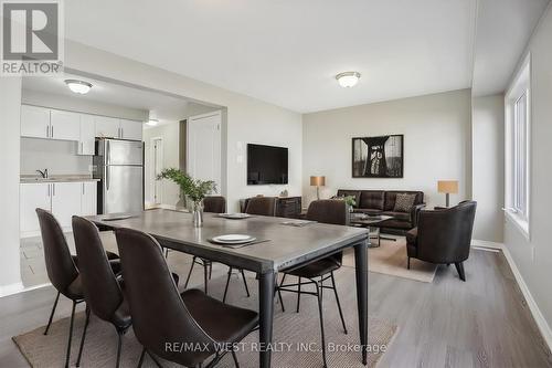 10 - 90 Sovereign'S Gate, Barrie (Innis-Shore), ON - Indoor Photo Showing Dining Room