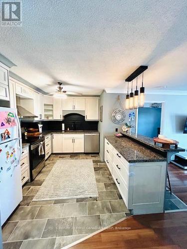 202 - 9 Jacksway Crescent, London, ON - Indoor Photo Showing Kitchen