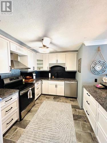 202 - 9 Jacksway Crescent, London, ON - Indoor Photo Showing Kitchen