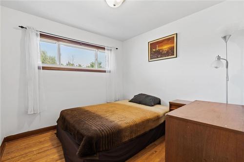 2848 Teresa Drive, Fort Erie, ON - Indoor Photo Showing Bedroom