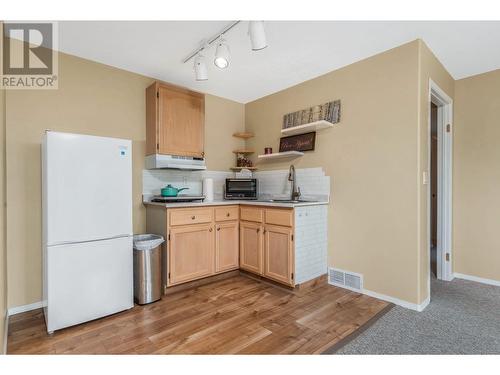 1001 30 Avenue Unit# 29, Vernon, BC - Indoor Photo Showing Kitchen