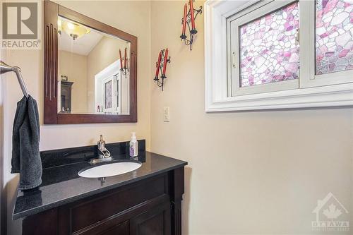 534 County Rd 1 Road, Smiths Falls, ON - Indoor Photo Showing Bathroom