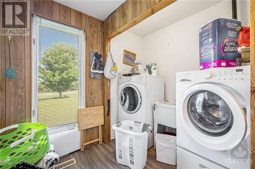 534 County Rd 1 Road, Smiths Falls, ON - Indoor Photo Showing Laundry Room