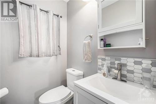 534 County Rd 1 Road, Smiths Falls, ON - Indoor Photo Showing Bathroom