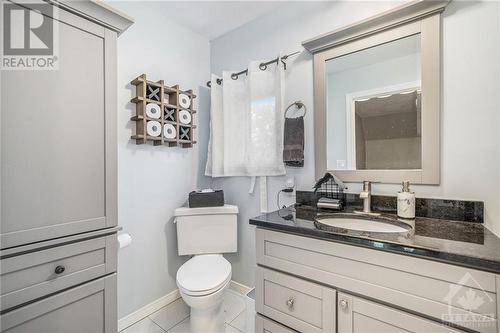 534 County Rd 1 Road, Smiths Falls, ON - Indoor Photo Showing Bathroom