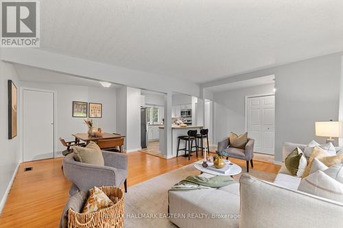 1 Seneca Road, Peterborough (Northcrest), ON - Indoor Photo Showing Living Room