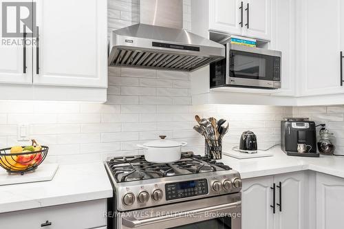 131 Cherokee Drive, Vaughan, ON - Indoor Photo Showing Kitchen