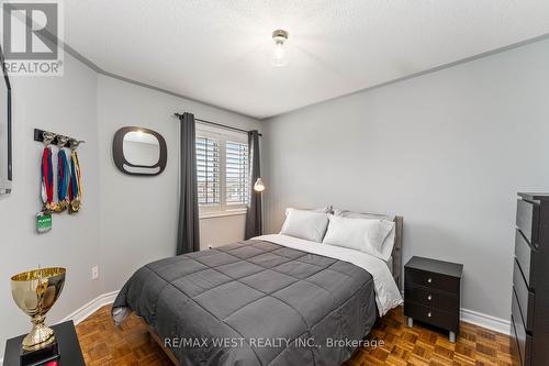 131 Cherokee Drive, Vaughan, ON - Indoor Photo Showing Bedroom