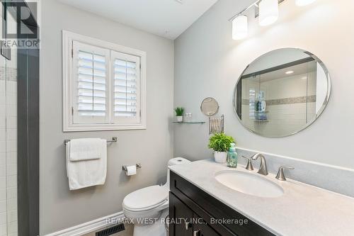 131 Cherokee Drive, Vaughan, ON - Indoor Photo Showing Bathroom