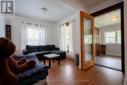 4965 Jepson Street N, Niagara Falls, ON - Indoor Photo Showing Living Room