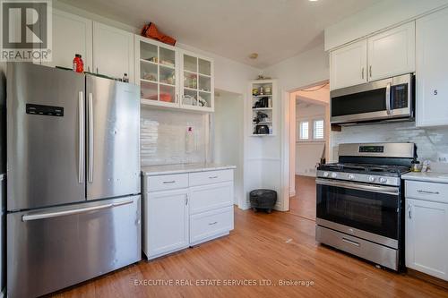 4965 Jepson Street N, Niagara Falls, ON - Indoor Photo Showing Kitchen