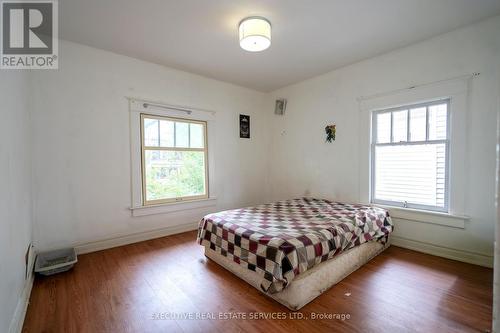 4965 Jepson Street N, Niagara Falls, ON - Indoor Photo Showing Bedroom