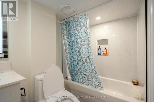 4965 Jepson Street N, Niagara Falls, ON - Indoor Photo Showing Bathroom