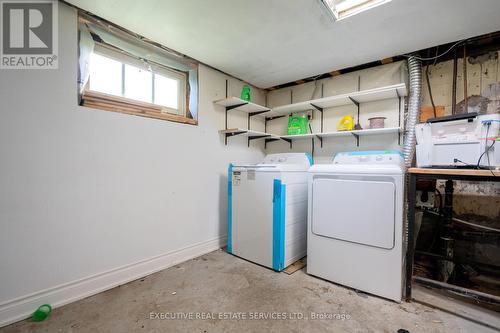 4965 Jepson Street N, Niagara Falls, ON - Indoor Photo Showing Laundry Room