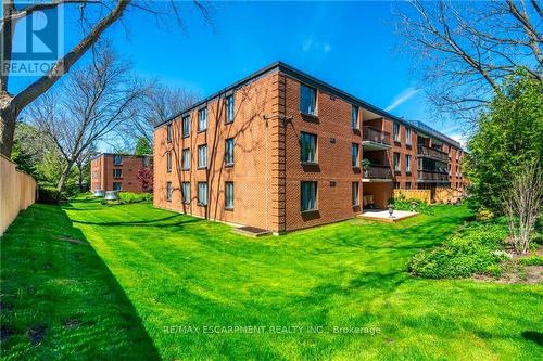 305 - 150 Wilson Street W, Hamilton (Ancaster), ON - Outdoor