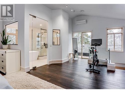 5555 Stubbs Road, Lake Country, BC - Indoor Photo Showing Gym Room