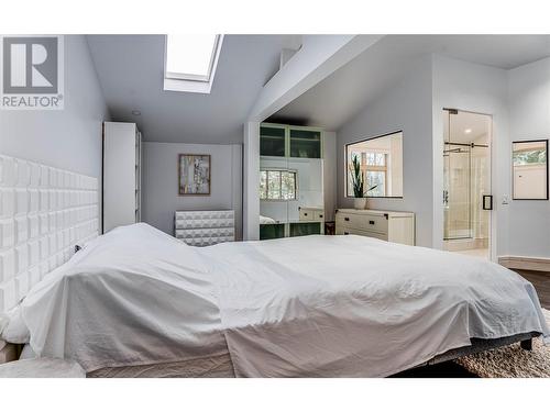 5555 Stubbs Road, Lake Country, BC - Indoor Photo Showing Bedroom