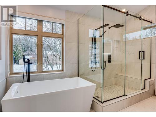 5555 Stubbs Road, Lake Country, BC - Indoor Photo Showing Bathroom