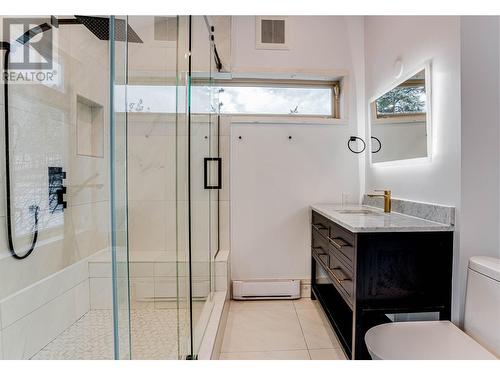 5555 Stubbs Road, Lake Country, BC - Indoor Photo Showing Bathroom