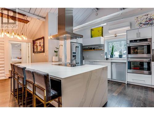 5555 Stubbs Road, Lake Country, BC - Indoor Photo Showing Kitchen