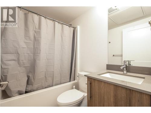 685 Boynton Place Unit# 33, Kelowna, BC - Indoor Photo Showing Bathroom