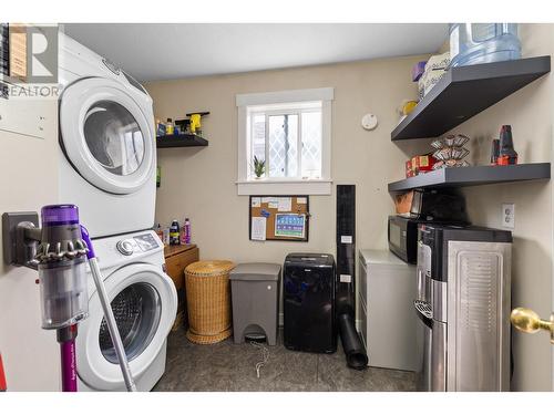 1101 Cameron Avenue Unit# 1, Kelowna, BC - Indoor Photo Showing Laundry Room