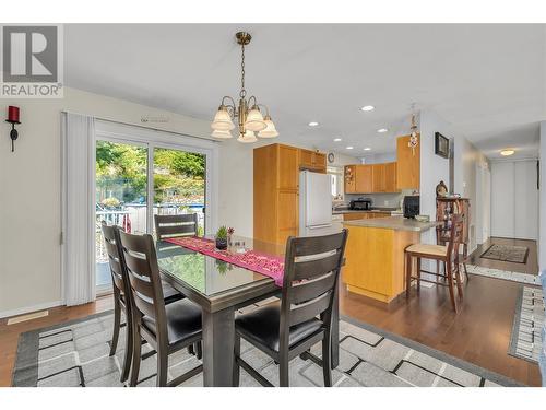 10736 Pinecrest Road, Vernon, BC - Indoor Photo Showing Dining Room