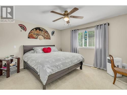 10736 Pinecrest Road, Vernon, BC - Indoor Photo Showing Bedroom