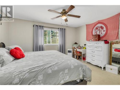 10736 Pinecrest Road, Vernon, BC - Indoor Photo Showing Bedroom