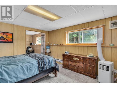 10736 Pinecrest Road, Vernon, BC - Indoor Photo Showing Bedroom