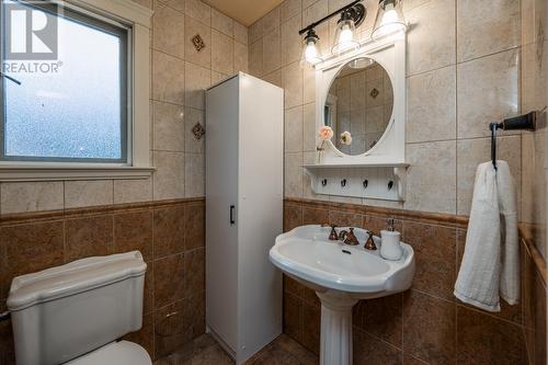 12345 N Kelly Road, Prince George, BC - Indoor Photo Showing Bathroom