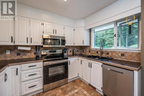 12345 N Kelly Road, Prince George, BC - Indoor Photo Showing Kitchen With Double Sink