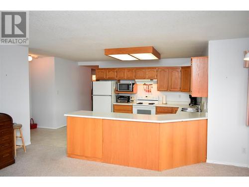 1400 14 Avenue Unit# 1, Vernon, BC - Indoor Photo Showing Kitchen